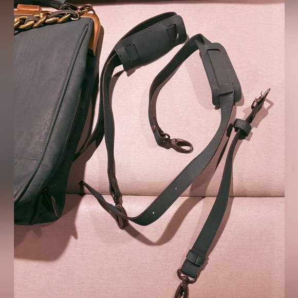 Laflore Paris Bobobark Convertible Bag – Forest Green – Excellent Condition! - Picture 2 of 9